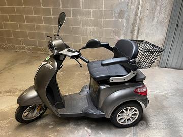 Scooter 3 ruote ausilio anziani elettrico