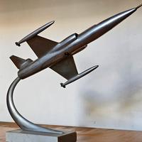Modello aereo da scrivania d'epoca in metallo 