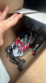 Macchina rafiotelecomandandata a scoppio