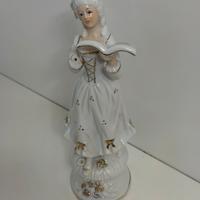 Statuina vintage Damina capodimonte
