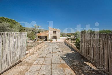 Villa o villino Quartu Sant'Elena