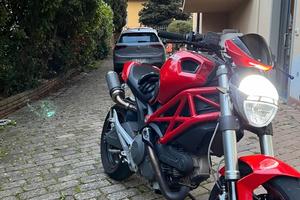 Ducati monster 696 A2