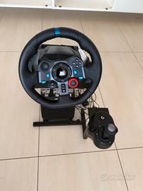 Vedo logitech in perfette condizioni piu ps 4