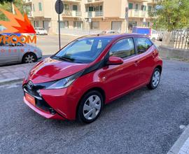 Toyota Aygo 1.0 VVT-i 69 CV 5 porte x-play