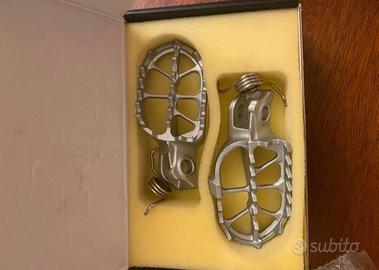 Pedane moto marca Geco