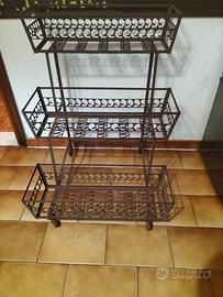 fioriera in ferro 3 ripiani con ruote