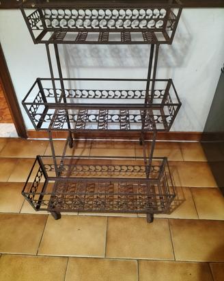fioriera in ferro 3 ripiani con ruote