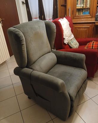 Poltrona alzapersona elettrica