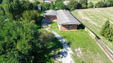 CAPANNONE A PIZZIGHETTONE