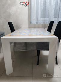 tavolo da cucina e soggiorno 