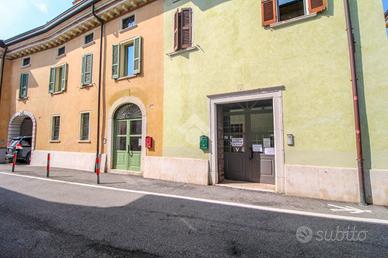 NEGOZIO A LONATO DEL GARDA