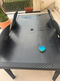 Tavolo da esterno con 4 sedie