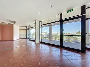 NEGOZIO A CASCIANA TERME LARI