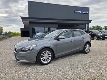 VOLVO V40 1.6 DIESEL DEL 2015 CON 130.000KM