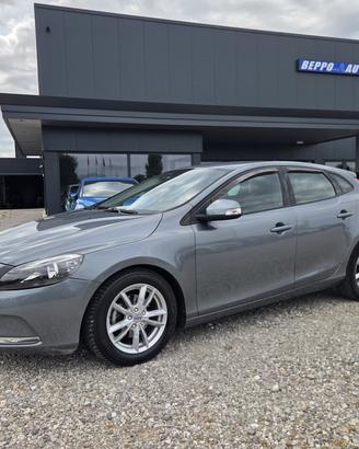VOLVO V40 1.6 DIESEL DEL 2015 CON 130.000KM