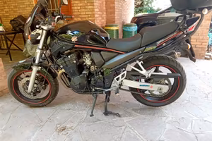 Suzuki 650 cc GSF Bandit nero