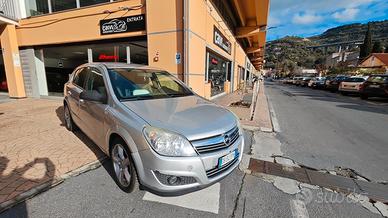 Opel Astra 1.7 CDTI 110CV 5 porte Cosmo