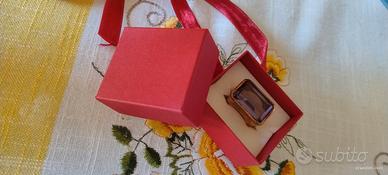 Anello con pietra