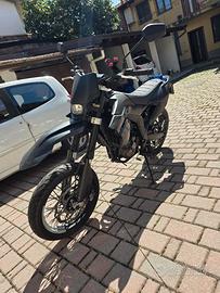 Kl kxe 125 e casco Airoh