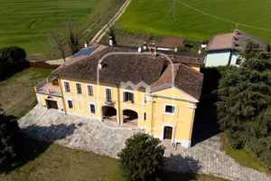 Villetta a schiera di 670 m² con più di 5 locali e