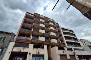 Rifinito quadrivani con posto auto Policlinico