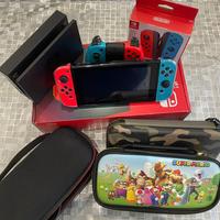 Nintendo Switch completa di packaging