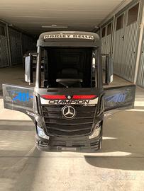 Camion elettrico per bambini Mercedes
