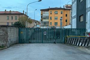 Posto auto coperto in Corso del Popolo
