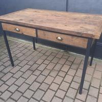 tavolo  legno e ferro 