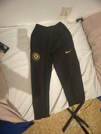 pantaloni nike chelsea