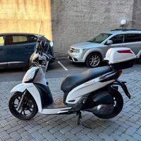 Kymco People 300