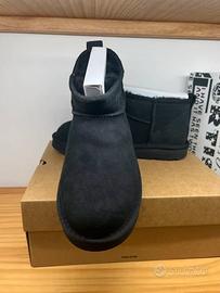 UGG CLASSIC ULTRA MINI (Nero / 40)