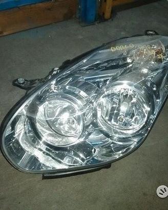 Fanale Anteriore Lato Guida Per Fiat Doblò 2012