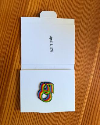 Apple - Spilla magbetica x. 50 anni