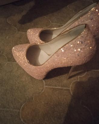 scarpe n 38 cn tacco in oro mai usate