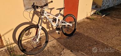 bicicletta down hill