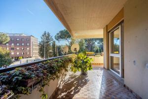 Appartamento di 131 m² con 4 locali e box auto a R