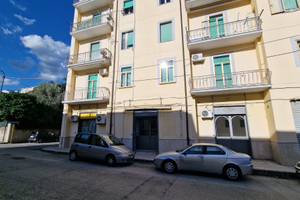 Eboli centro - Locale commerciale di 85 mq