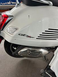 Vespa 300 gts