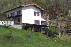 Villa indipendente con giardino e ampia corte