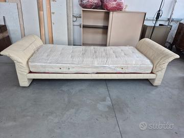 Letto Frau in pelle panna