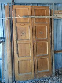 Portoncino in castagno