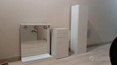 Mobili da bagno, tris così composto: specchiera