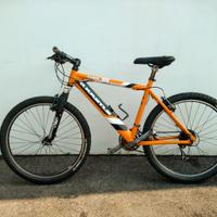 Bicicletta Kastle XC-F 600