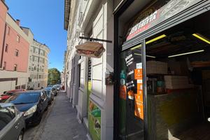 NEGOZIO A TRIESTE