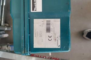 demolitore elettrico MAKITA