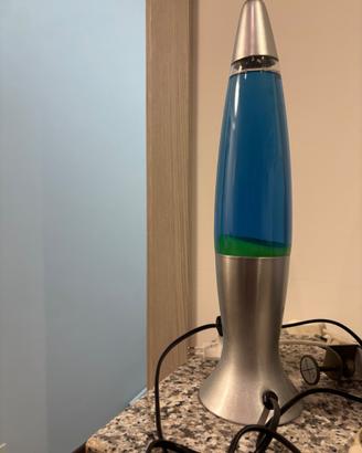 Lampada lava blu e verde con base argentata