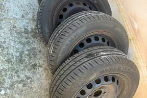 Cerchi e gomme 185 60 14