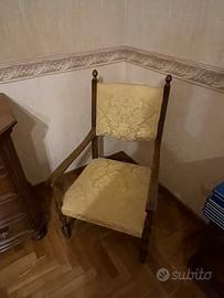 Due sedie con bracciolo