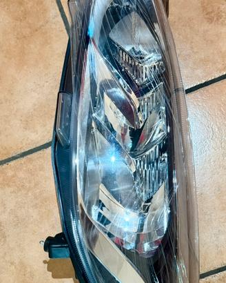 Faro Ant Sx Ford Fiesta MK8/MK7